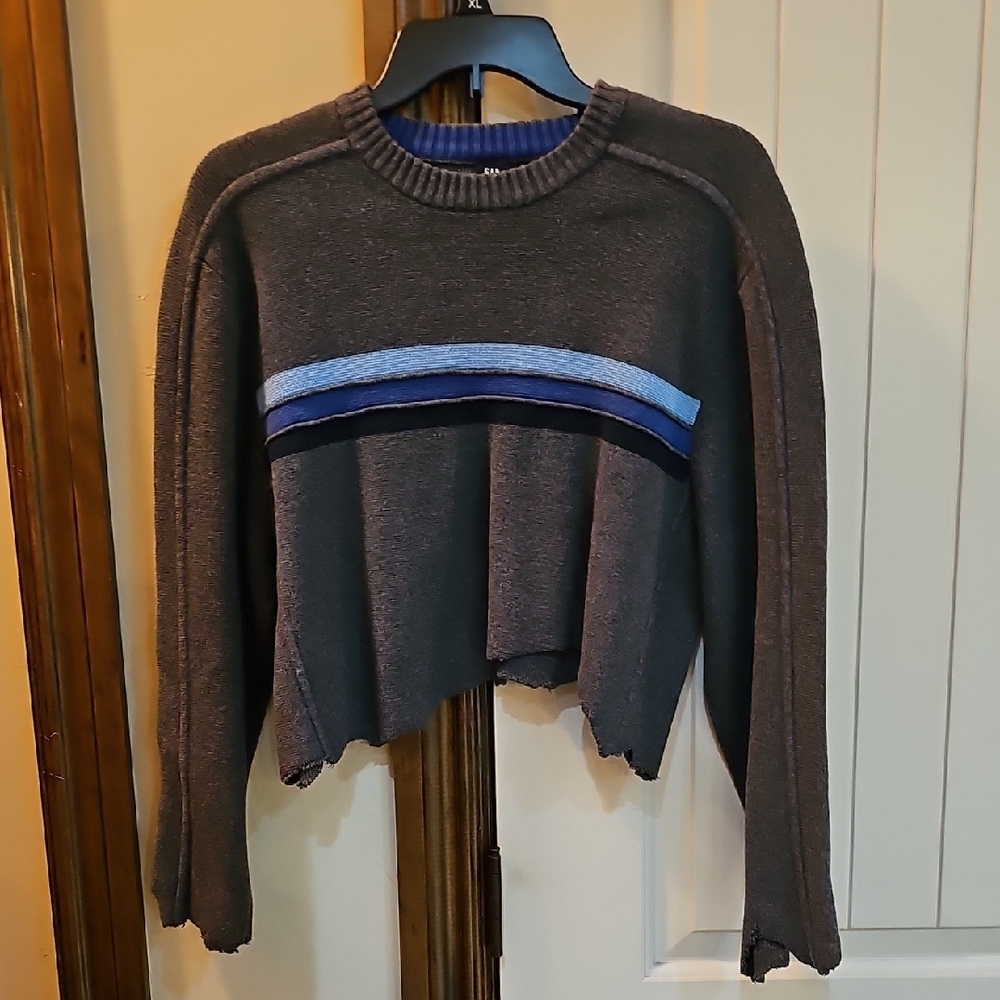 Gray and Blue Distressed Women's Sweater Size Large GAP